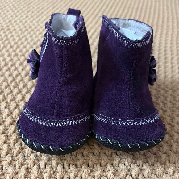 Pediped Purple Suede Ankle Boots with Flower Size 5(12mo) - Picture 2 of 6
